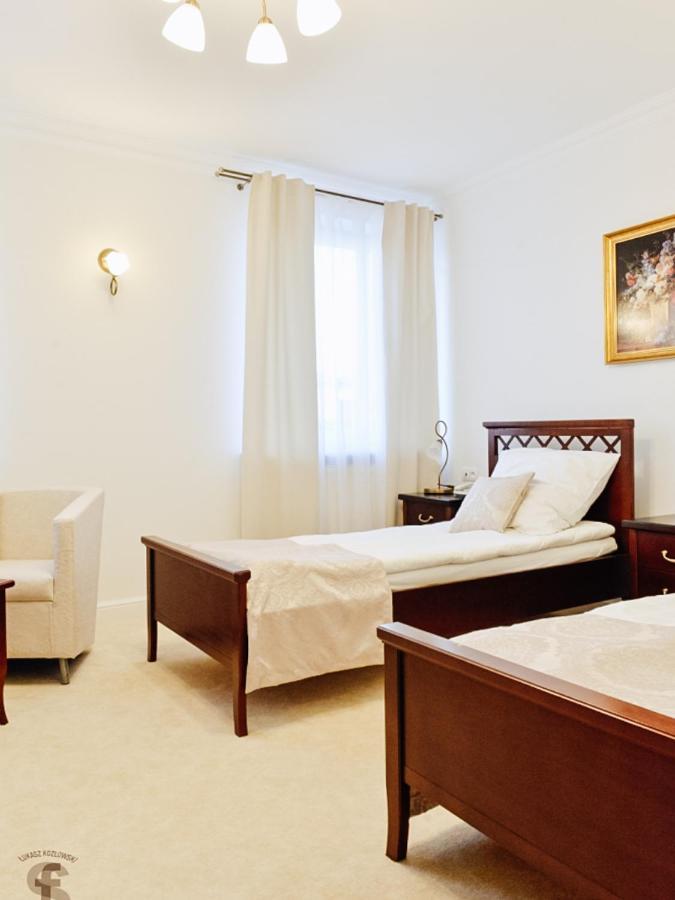 Hotel Koloseum Turek Extérieur photo