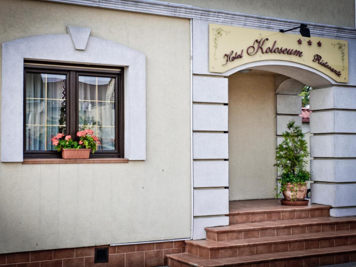 Hotel Koloseum Turek Extérieur photo