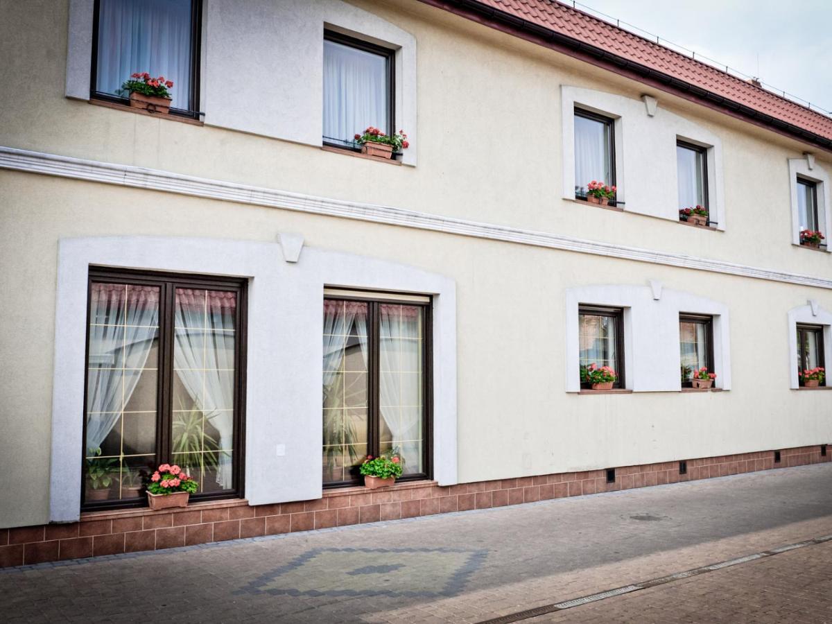 Hotel Koloseum Turek Extérieur photo