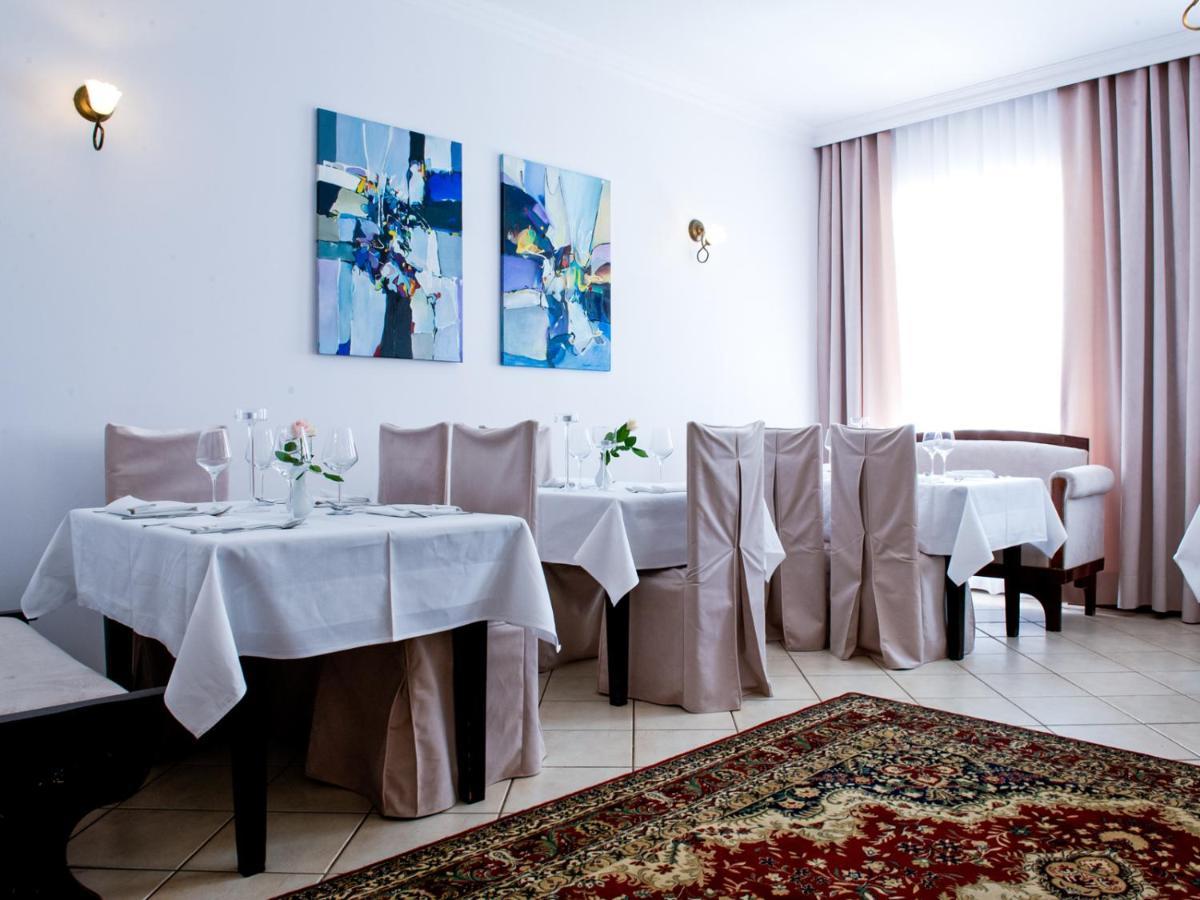 Hotel Koloseum Turek Extérieur photo