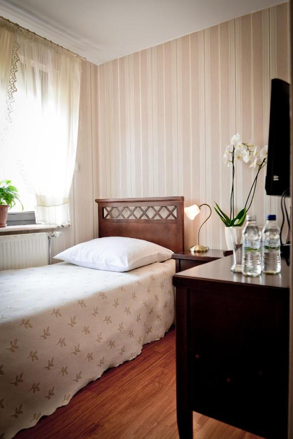 Hotel Koloseum Turek Extérieur photo